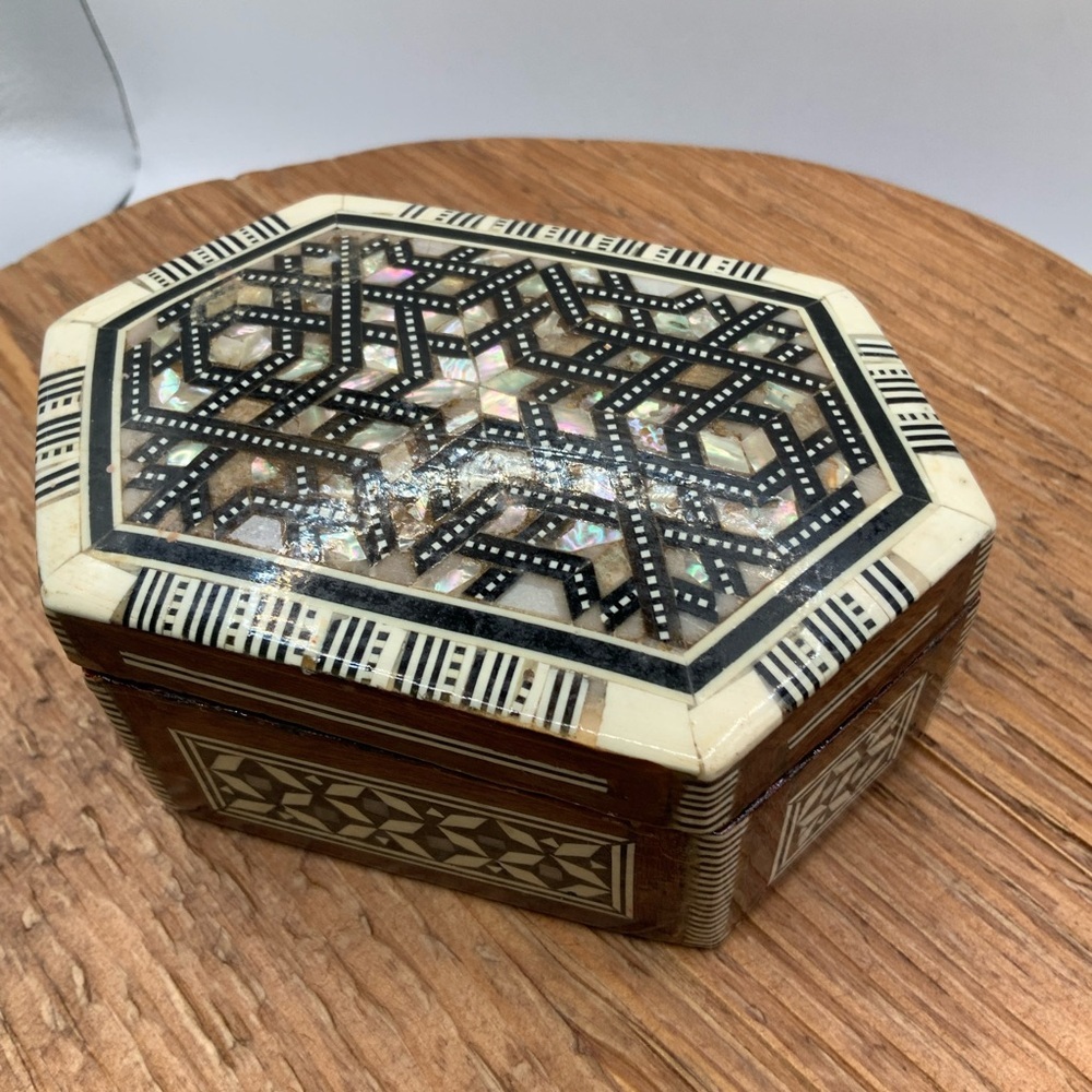 Mother of Pearl Vintage Handmade Octagonal Inlaid Wooden Jewelry Trinket Box